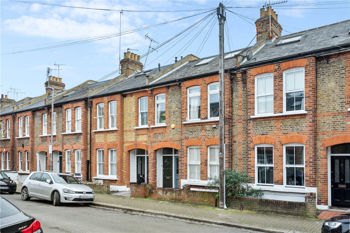 2 bedroom maisonette, Ingelow Road, London SW8 - Sold