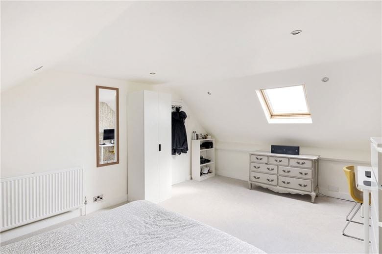 3 bedroom flat, Mayford Road, London SW12 - Sold