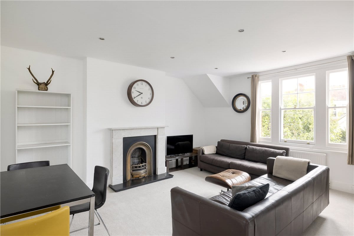 3 bedroom flat, Mayford Road, London SW12 - Sold