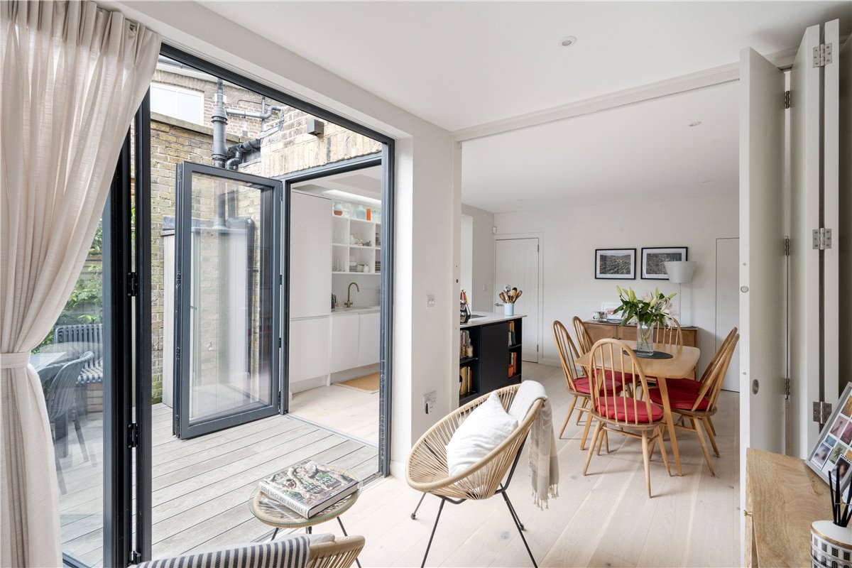 2 bedroom house, Nottingham Road, London SW17 - Sold