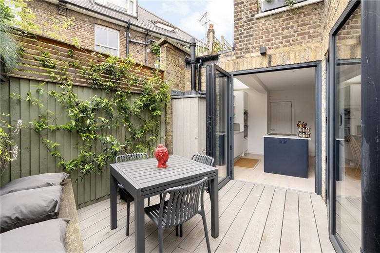2 bedroom house, Nottingham Road, London SW17 - Sold