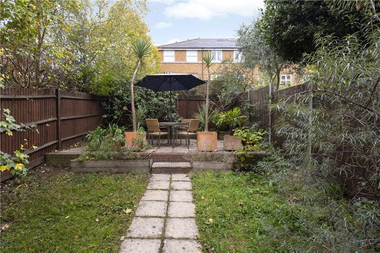 5 bedroom house, Elderfield Place, Heritage Park/Tooting Bec SW17 - Available