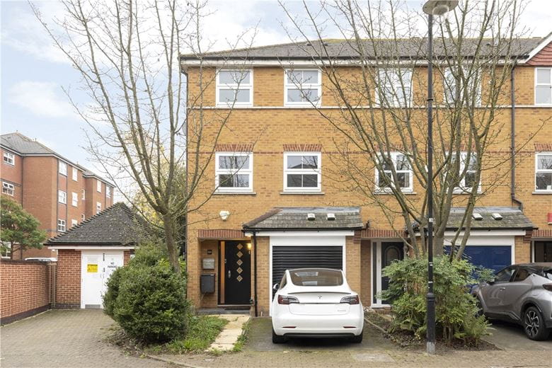 5 bedroom house, Elderfield Place, Heritage Park/Tooting Bec SW17 - Available