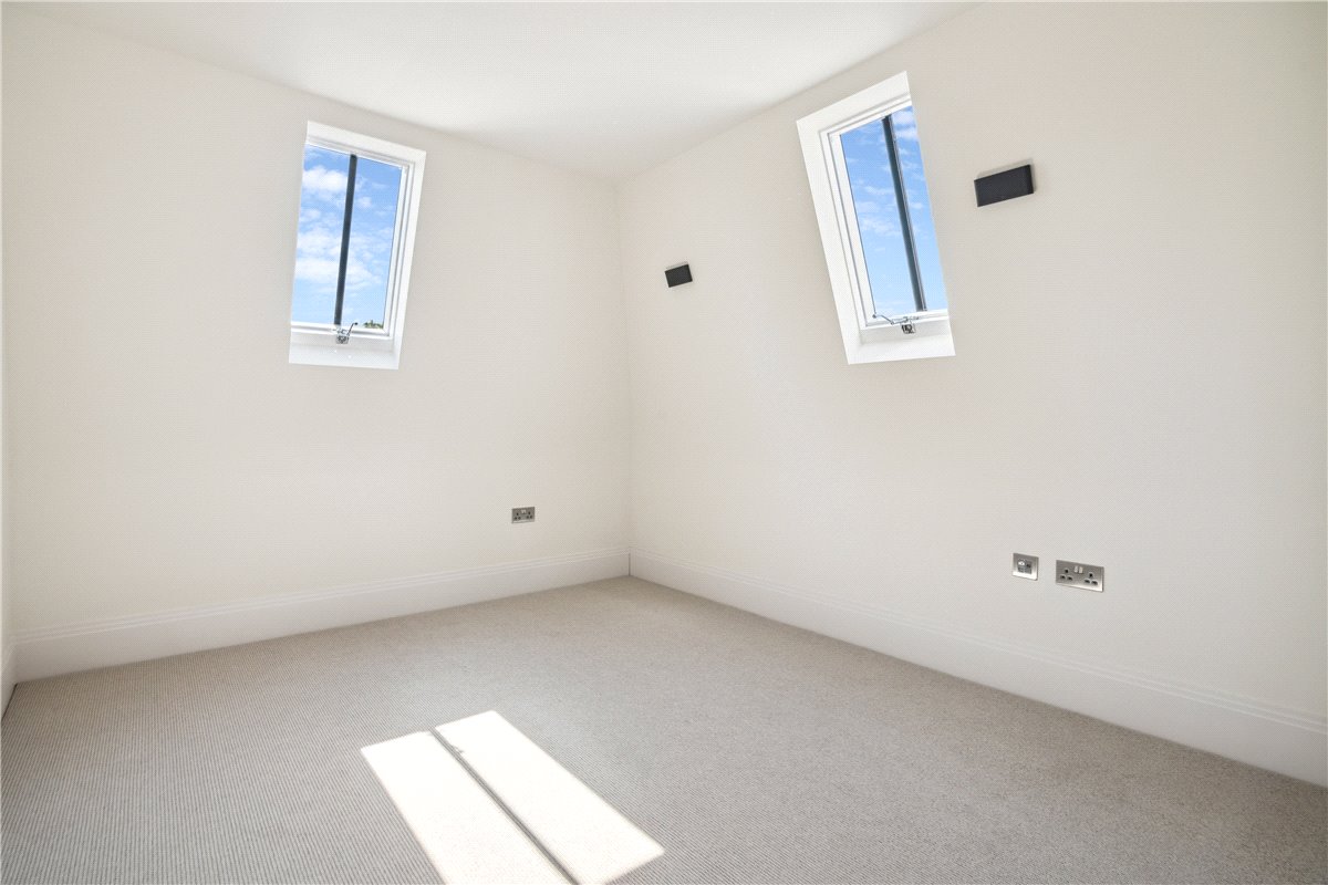 3 bedroom flat, Bellevue Road, London SW17 - Sold