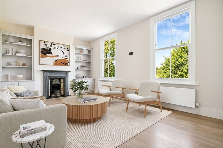 3 bedroom flat, Bellevue Road, London SW17 - Available