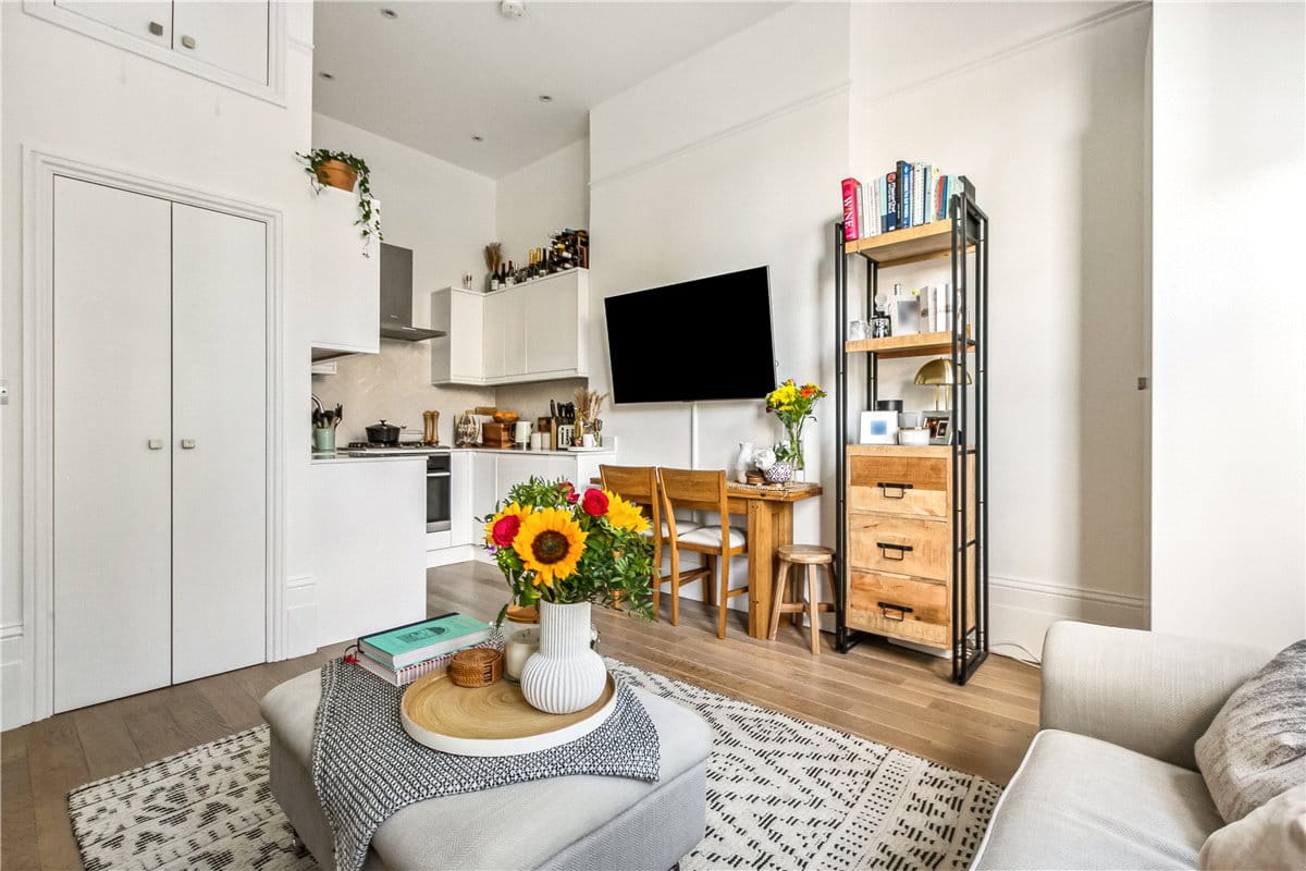 1 bedroom flat, St. Martins Court, Trinity Road, London SW17 - Sold