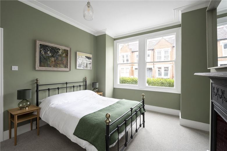 2 bedroom maisonette, Boundary Road, London SW19 - Sold