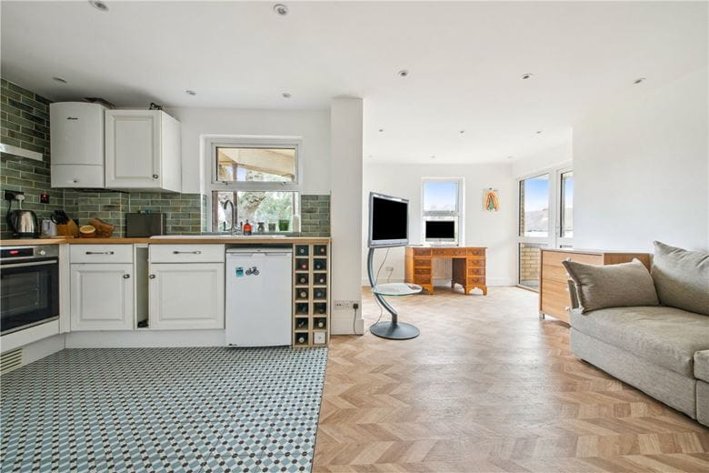 1 bedroom flat, Bedford Hill, Balham SW12 - Available