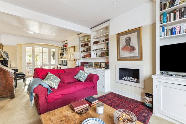 4 bedroom house, Magdalen Road, London SW18 - Available