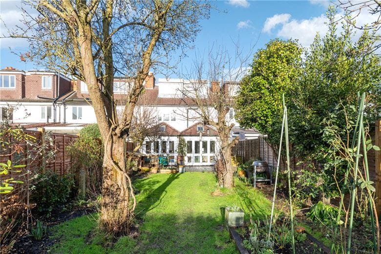 4 bedroom house, Magdalen Road, London SW18 - Available