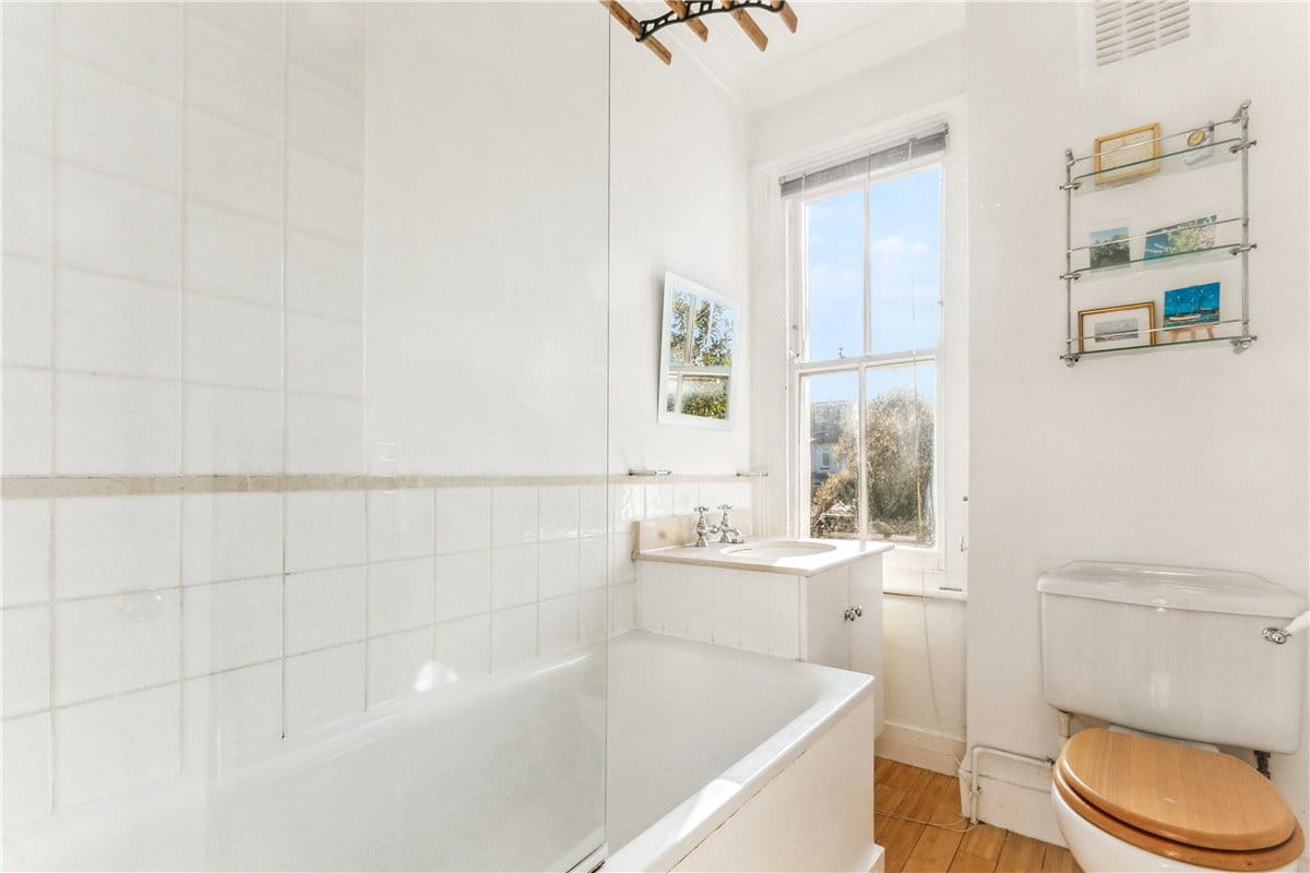 2 bedroom house, Smallwood Road, London SW17 - Sold