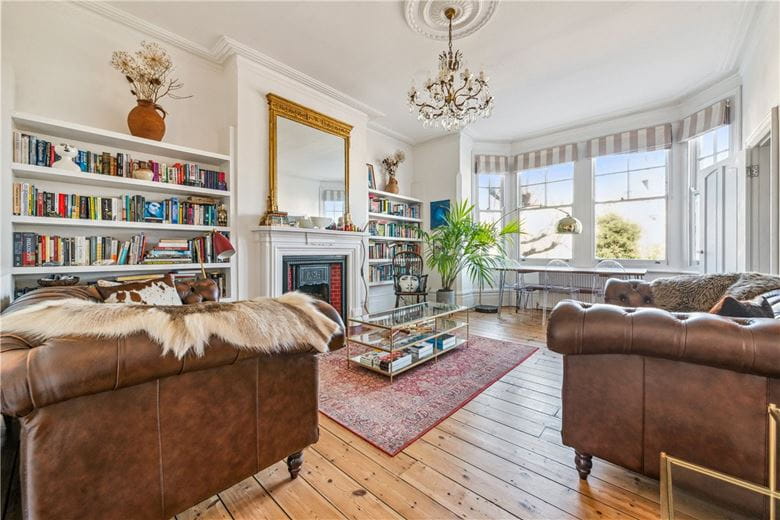2 bedroom flat, Mayford Road, London SW12 - Sold STC