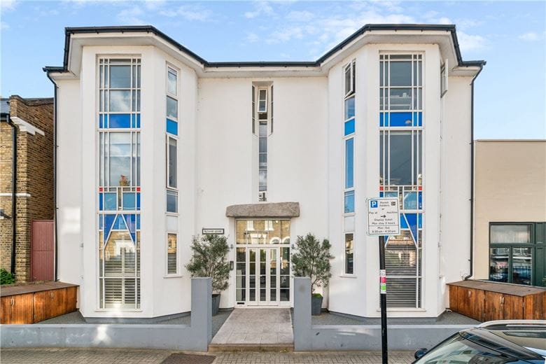2 bedroom flat, Althorp House, 4-6 Althorp Road SW17 - Available
