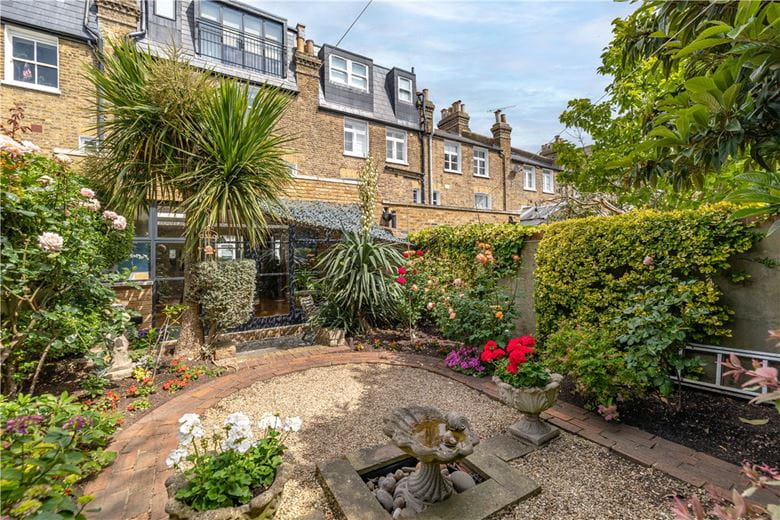 5 bedroom house, Calbourne Road, London SW12 - Available