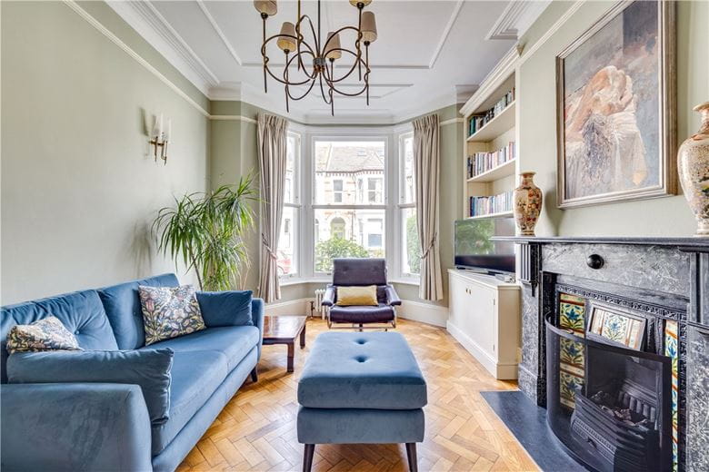5 bedroom house, Calbourne Road, London SW12 - Available