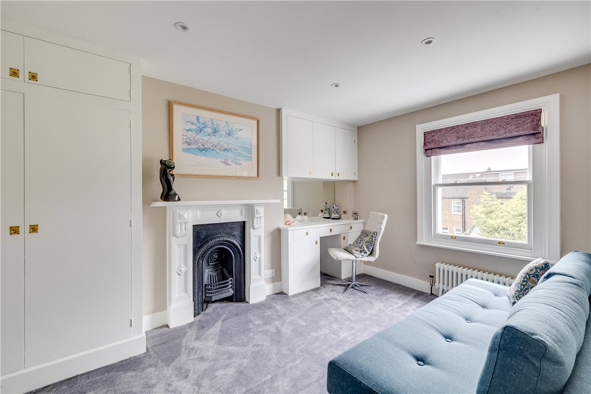 5 bedroom house, Calbourne Road, London SW12 - Sold STC