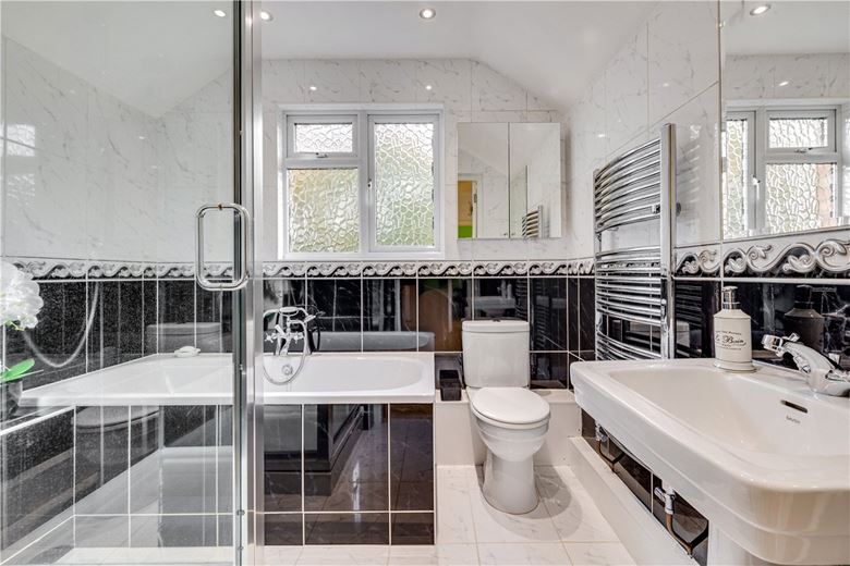 4 bedroom maisonette, Strickland Row, Wandsworth Common SW18 - Available