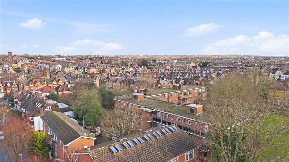 4 bedroom flat, Bolingbroke Grove, London SW11 - Available