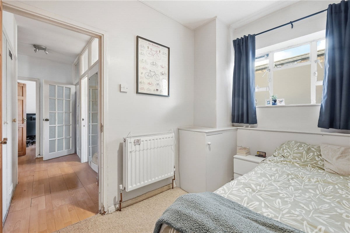 4 bedroom flat, Bolingbroke Grove, London SW11 - Available