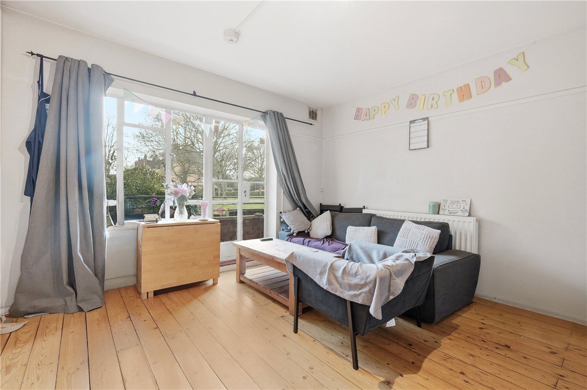 4 bedroom flat, Bolingbroke Grove, London SW11 - Available