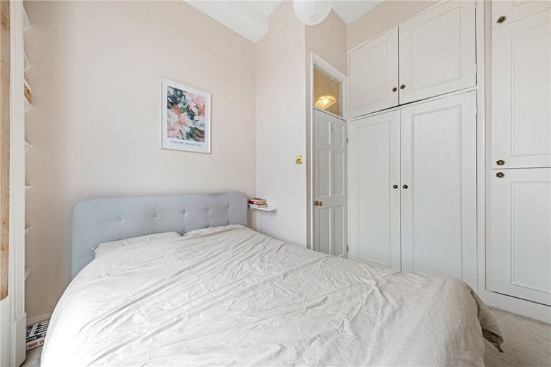 2 bedroom flat, East Hill, London SW18 - Available