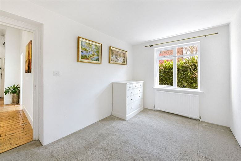 2 bedroom flat, Nightingale Lane, London SW12 - Available