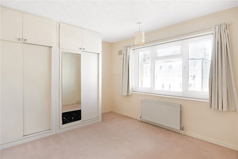 3 bedroom house, Sarsfeld Road, London SW12 - Available