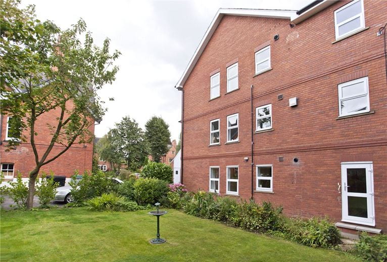 2 bedroom flat, St Peters Court, York YO30 - Available