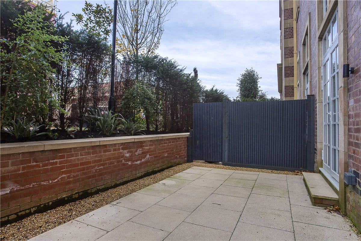 2 bedroom flat, The Residence, Bishopthorpe Road YO23 - Let Agreed