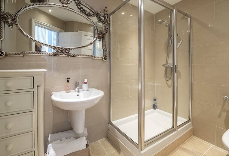 2 bedroom flat, Low Petergate, York YO1