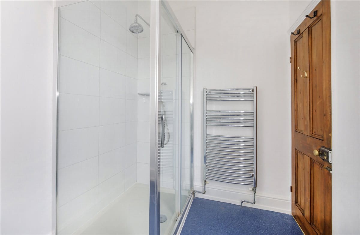 2 bedroom house, Knavesmire Crescent, York YO23