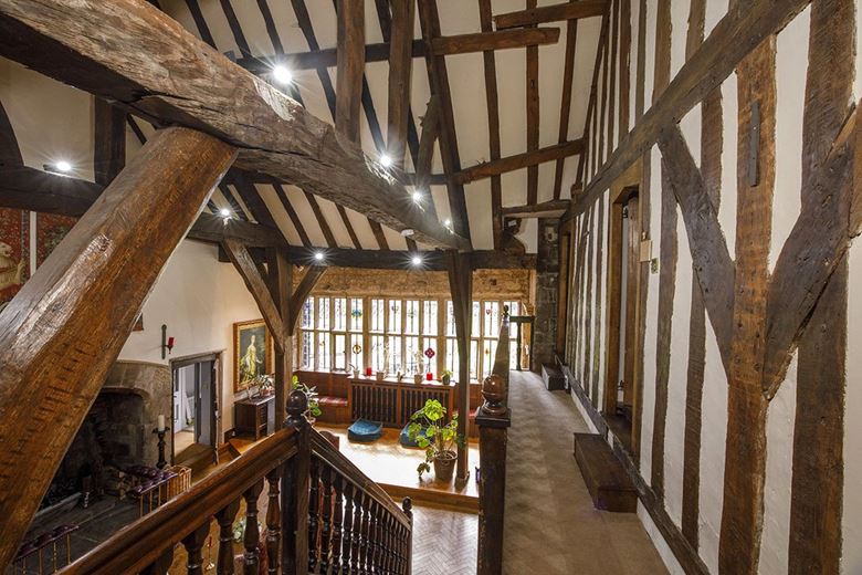 6 bedroom house, Royds Hall, Royds Hall Lane BD12 - Available