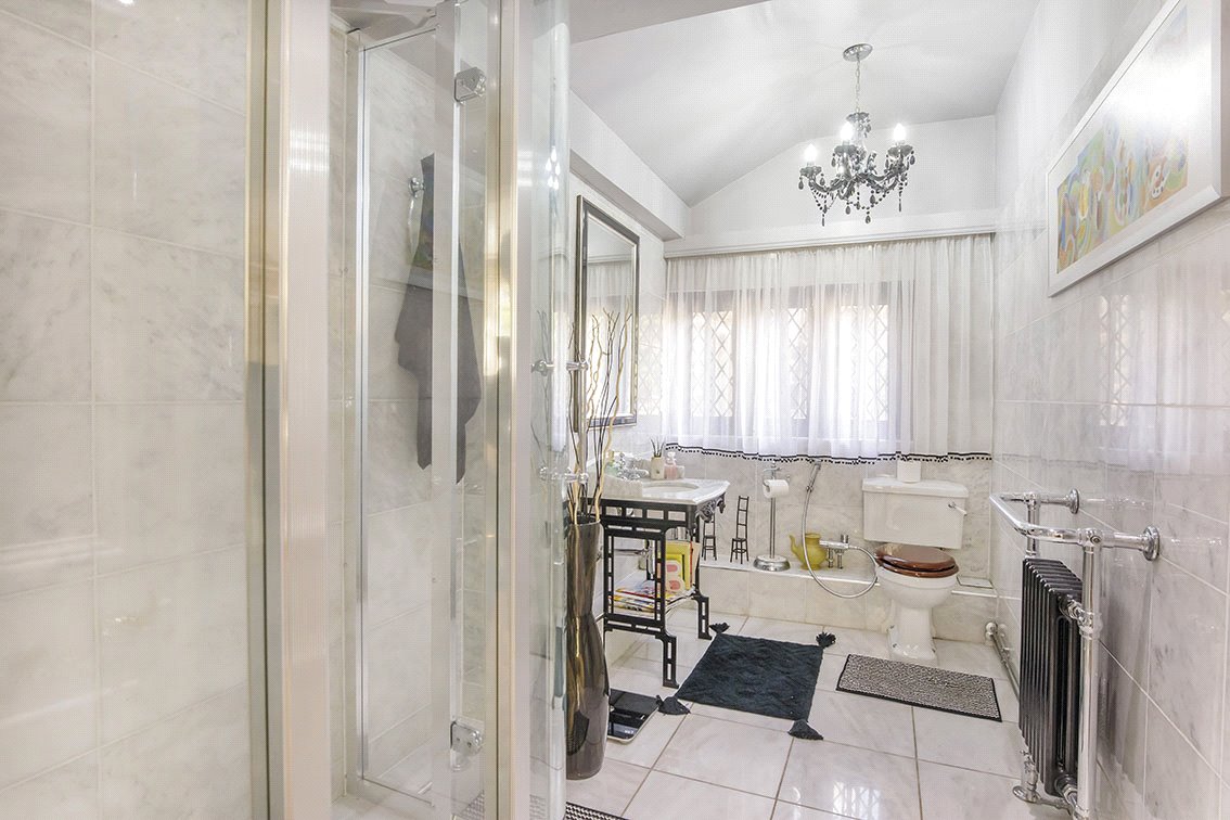 6 bedroom house, Royds Hall, Royds Hall Lane BD12 - Available