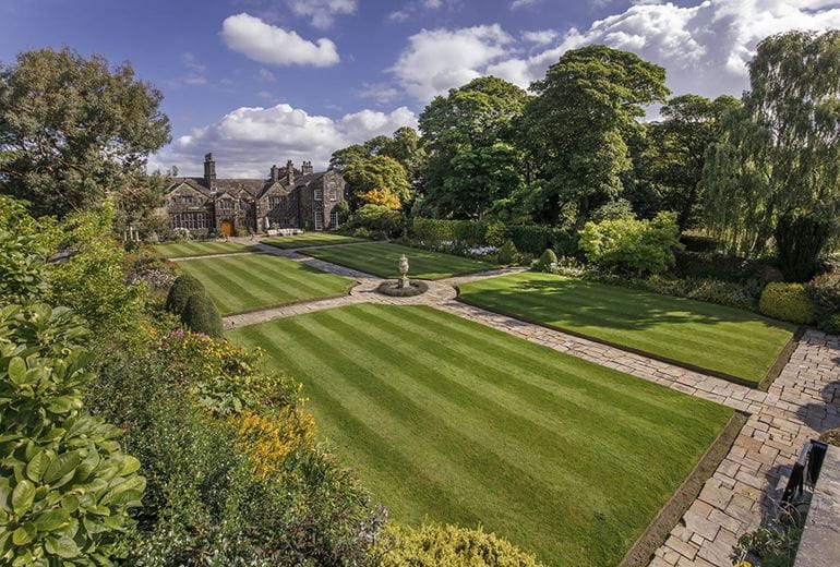 6 bedroom house, Royds Hall, Royds Hall Lane BD12 - Available