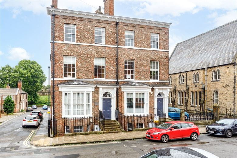 2 bedroom flat, Priory Street, York YO1 - Let Agreed