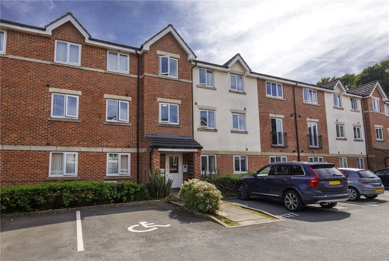 2 bedroom flat, Blackthorn Drive, Huddersfield HD3