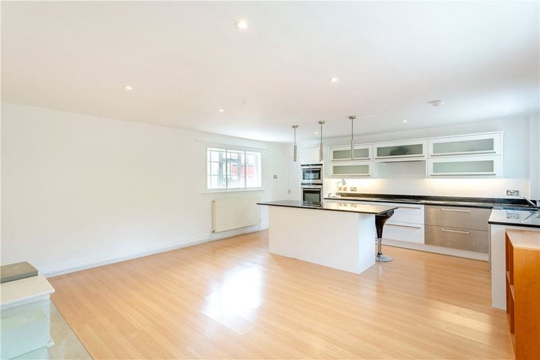 2 bedroom flat, Wentworth Court, Beech Grove HG2 - Let Agreed