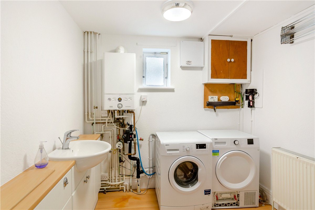 2 bedroom flat, Wentworth Court, Beech Grove HG2 - Let Agreed