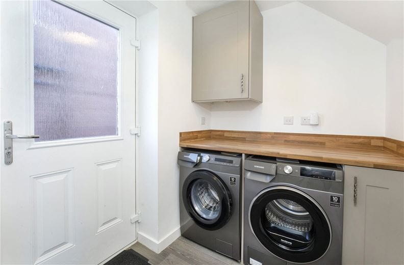 3 bedroom house, Ingleborough Drive, Harrogate HG3 - Available