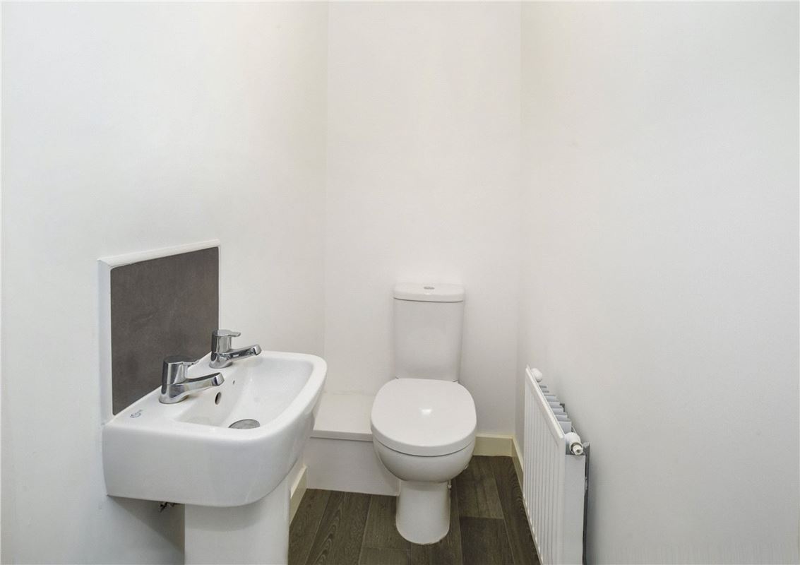 3 bedroom house, Ingleborough Drive, Harrogate HG3 - Available