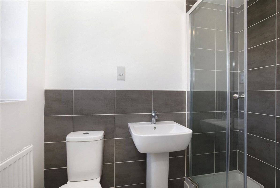 3 bedroom house, Ingleborough Drive, Harrogate HG3 - Available