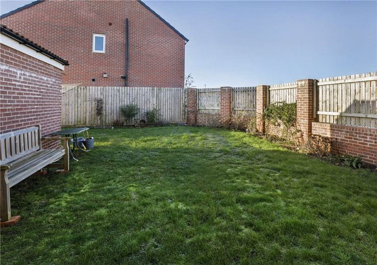 3 bedroom house, Ingleborough Drive, Harrogate HG3 - Available