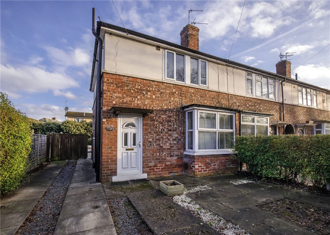3 bedroom house, Melrosegate, York YO10 - Available