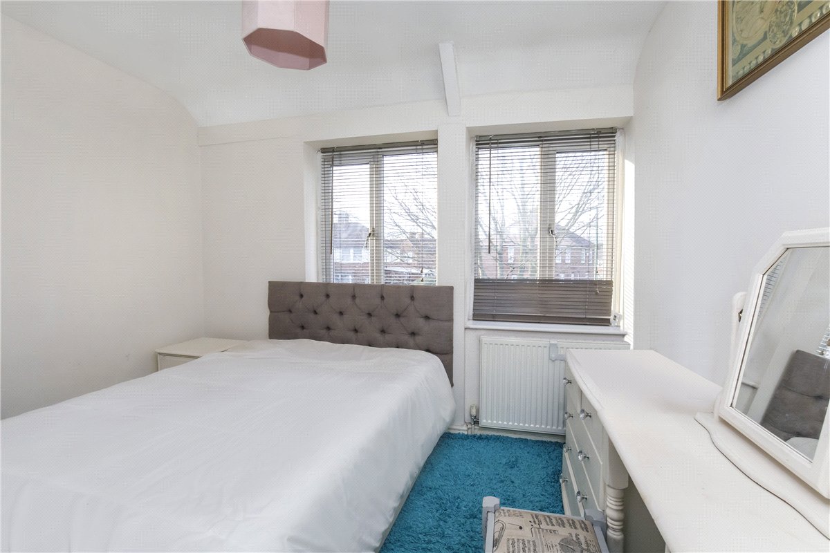 3 bedroom house, Melrosegate, York YO10 - Available