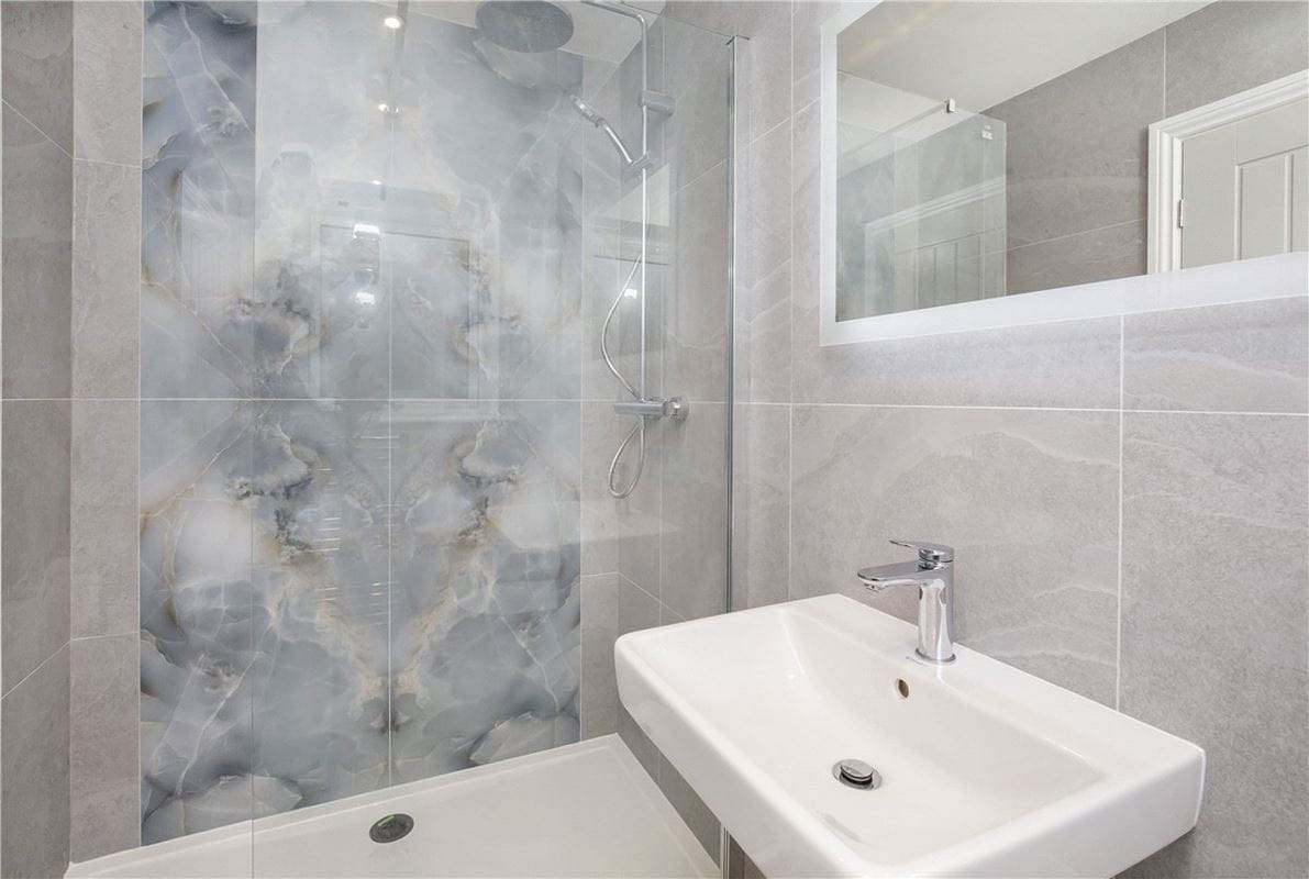 2 bedroom flat, Wayside Crescent, Harrogate HG2 - Available