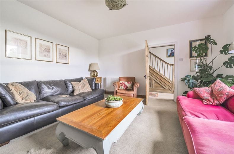 6 bedroom house, Bartindale Road, Hunmanby YO14 - Available