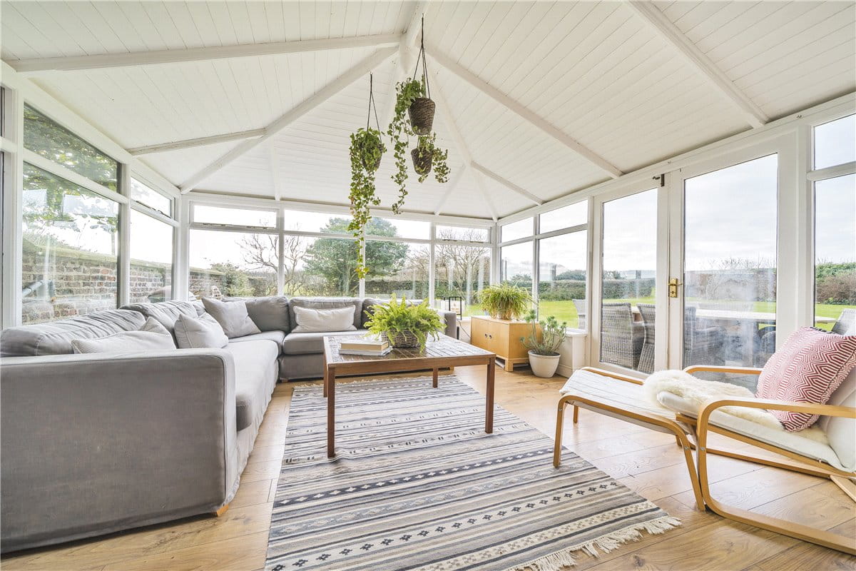 6 bedroom house, Bartindale Road, Hunmanby YO14 - Available