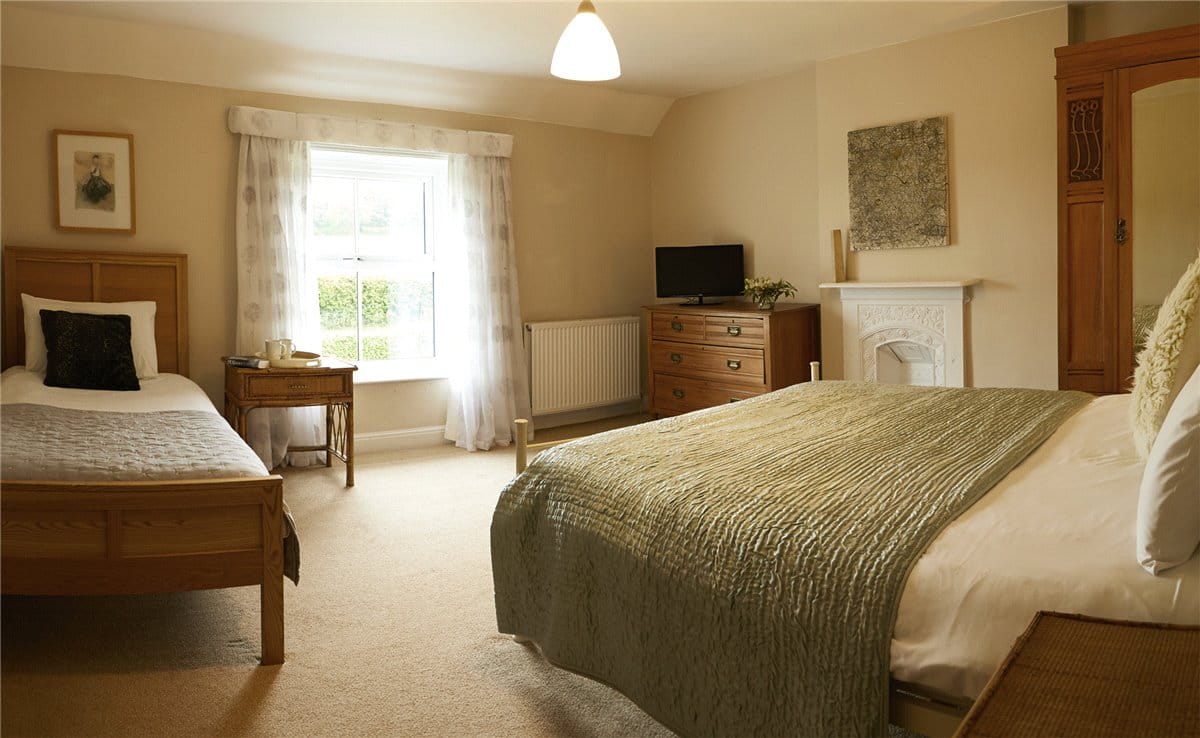 6 bedroom house, Bartindale Road, Hunmanby YO14 - Available