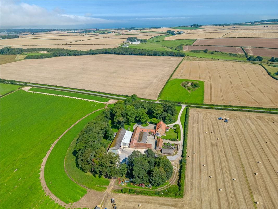 6 bedroom house, Bartindale Road, Hunmanby YO14 - Available