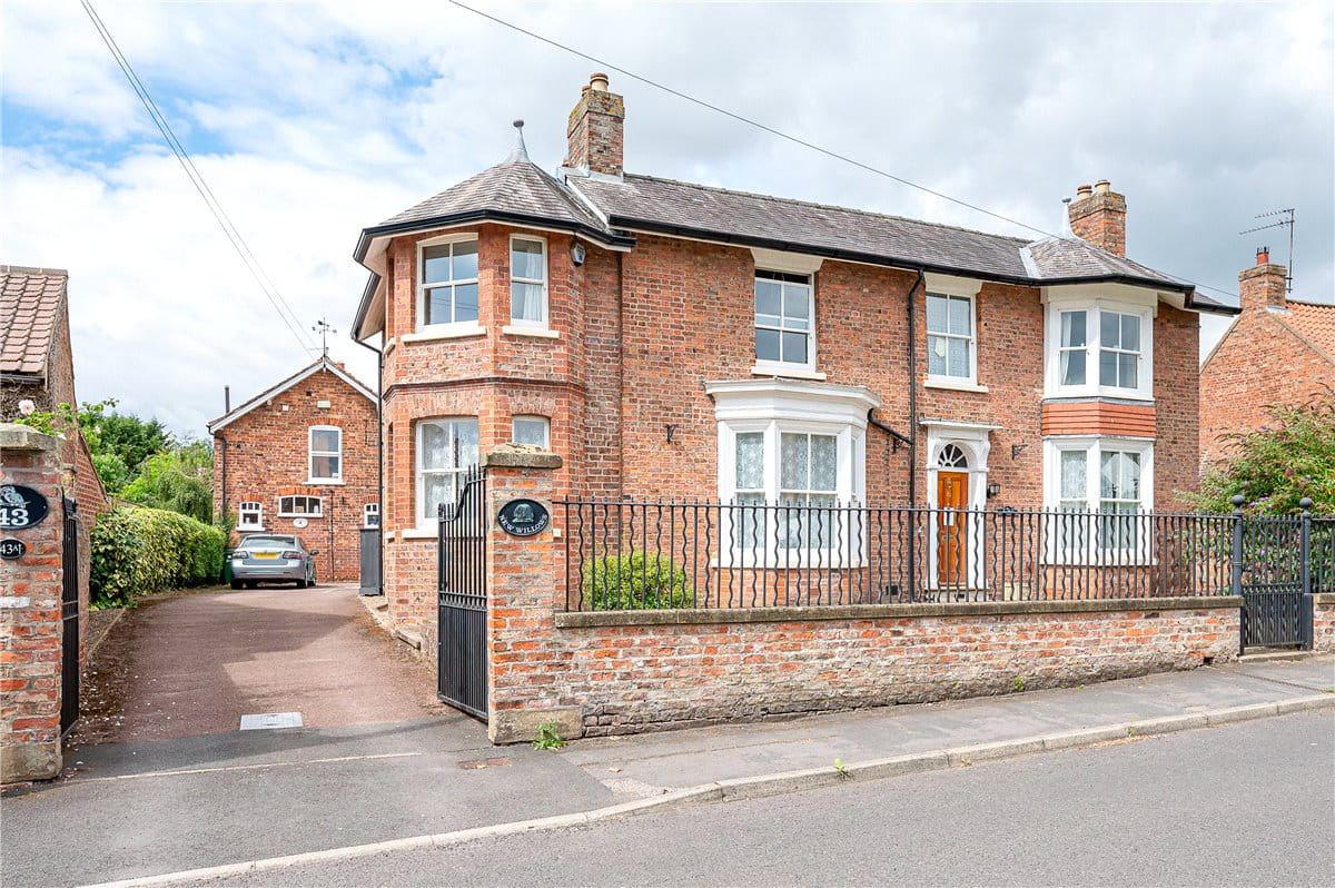 5 bedroom house, The Old Village, Huntington YO32 - Available